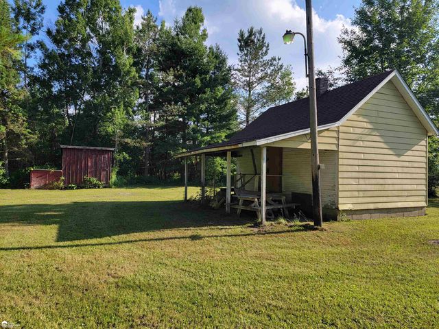 5125 Cook Road, West Branch, MI 48661