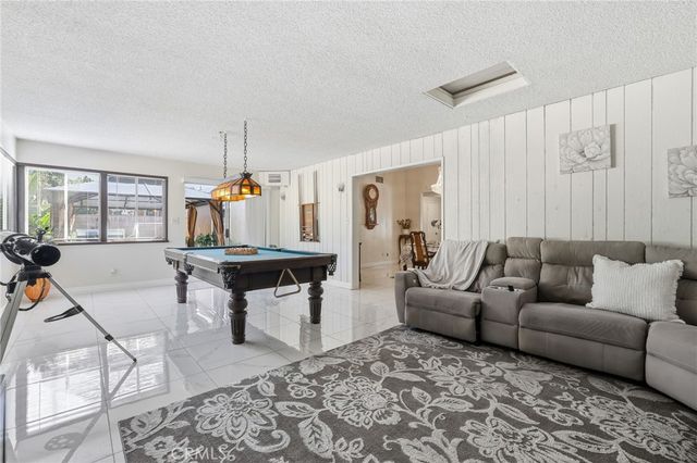 18927 Claycrest, Canyon Country, CA 91351