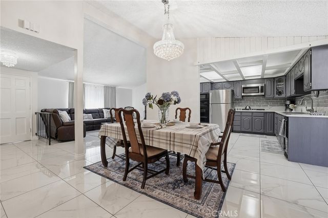 18927 Claycrest, Canyon Country, CA 91351