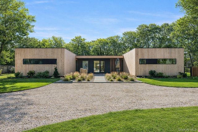 32 School Street, East Hampton, NY 11937