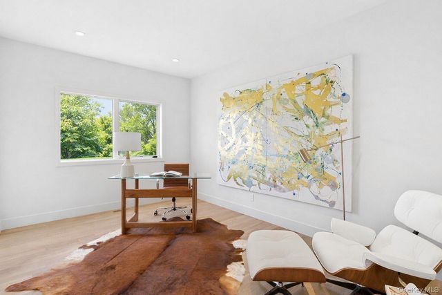 32 School Street, East Hampton, NY 11937