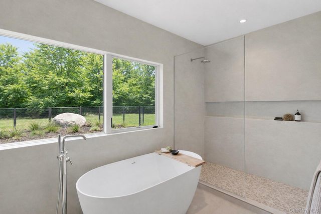 32 School Street, East Hampton, NY 11937
