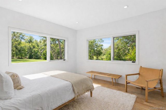 32 School Street, East Hampton, NY 11937