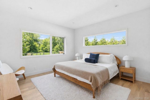 32 School Street, East Hampton, NY 11937