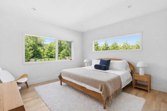32 School Street, East Hampton, NY 11937