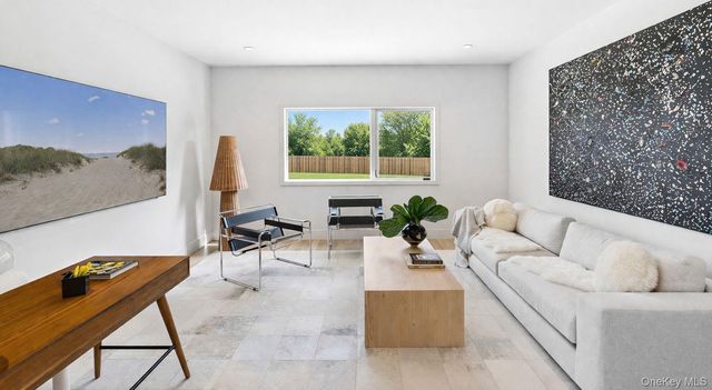 32 School Street, East Hampton, NY 11937