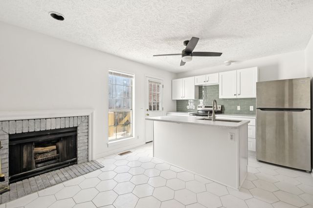 217 Walton Ferry Rd Apt 108, Hendersonville, TN 37075