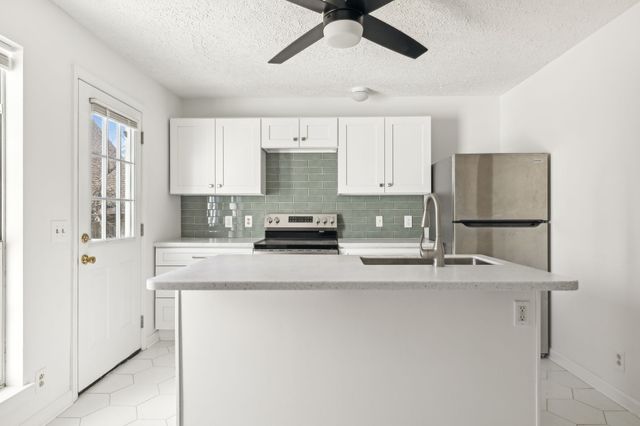 217 Walton Ferry Rd Apt 108, Hendersonville, TN 37075