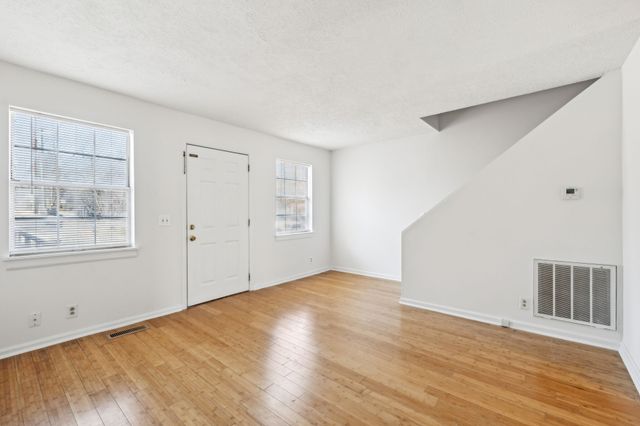 217 Walton Ferry Rd Apt 108, Hendersonville, TN 37075