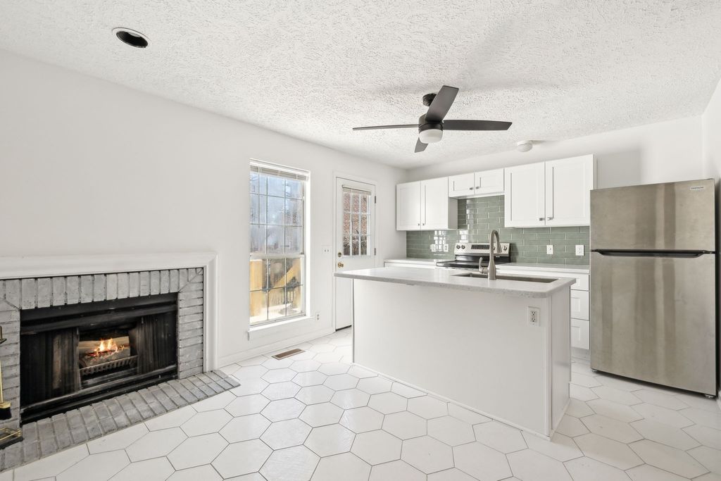 217 Walton Ferry Rd Apt 108, Hendersonville, TN 37075