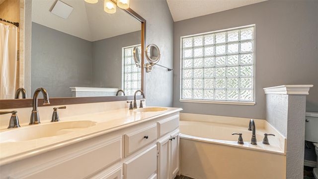 18944 Ravenglen Court, Dallas, TX 75287