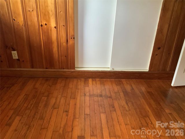 37 HARTSHORN Drive, Candler, NC 28715