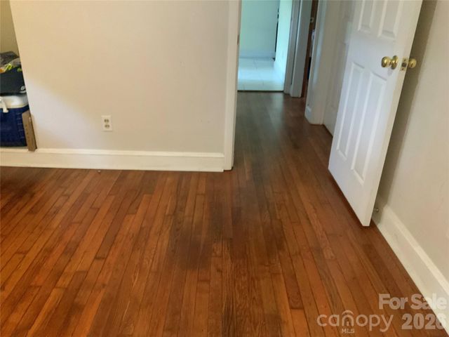 37 HARTSHORN Drive, Candler, NC 28715