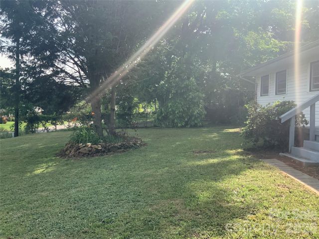 37 HARTSHORN Drive, Candler, NC 28715
