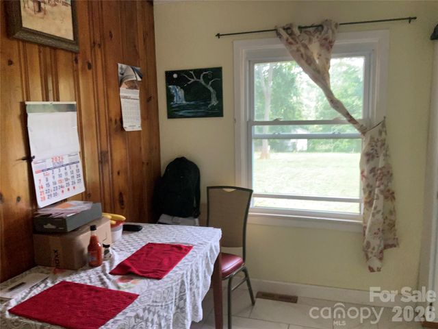37 HARTSHORN Drive, Candler, NC 28715