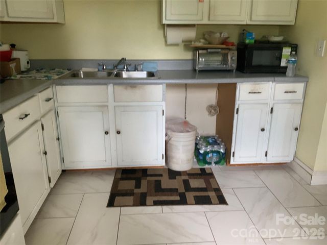 37 HARTSHORN Drive, Candler, NC 28715