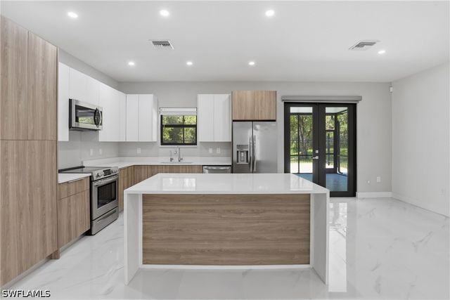 4236 16th AVE SE, Naples, FL 34117