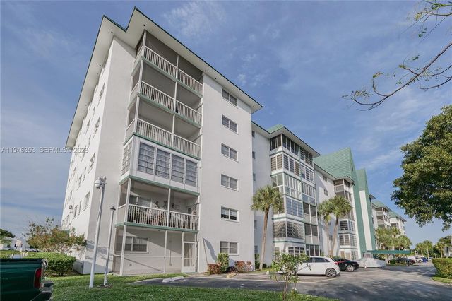 4751 NW 21st St 211, Lauderhill, FL 33313