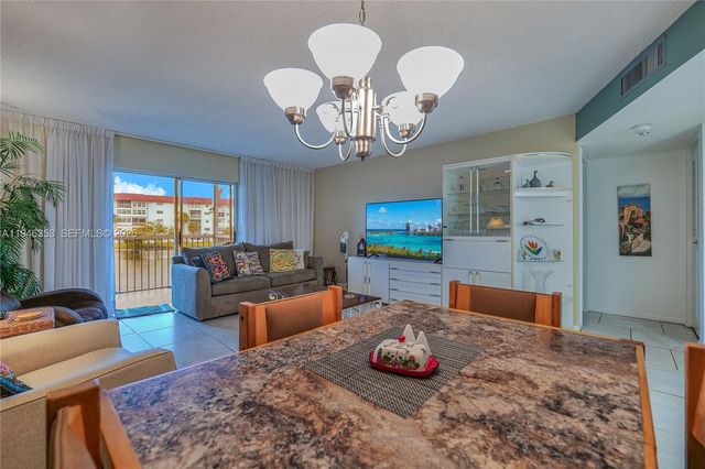 4751 NW 21st St 211, Lauderhill, FL 33313