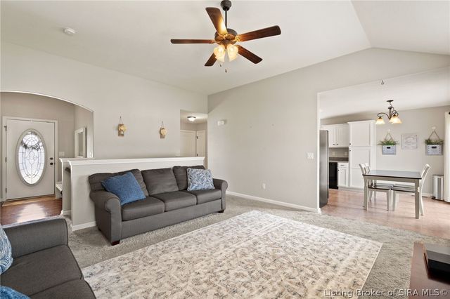 1604 Regans Way, Jeffersonville, IN 47130