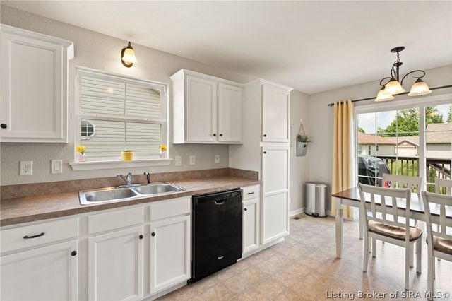 1604 Regans Way, Jeffersonville, IN 47130