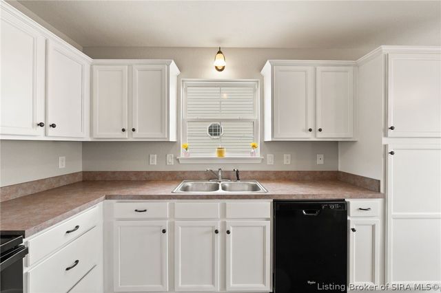 1604 Regans Way, Jeffersonville, IN 47130
