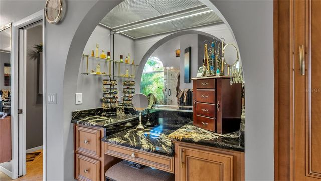 2711 S FAIRWAY DRIVE, Plant City, FL 33566