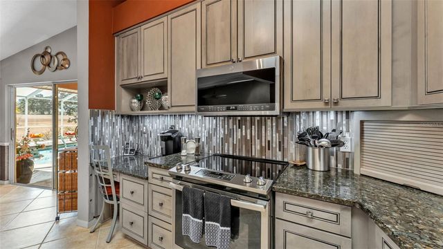 2711 S FAIRWAY DRIVE, Plant City, FL 33566