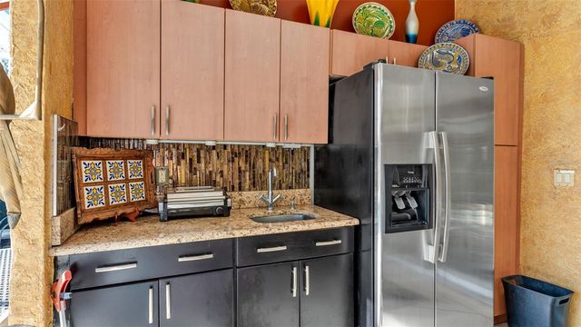 2711 S FAIRWAY DRIVE, Plant City, FL 33566