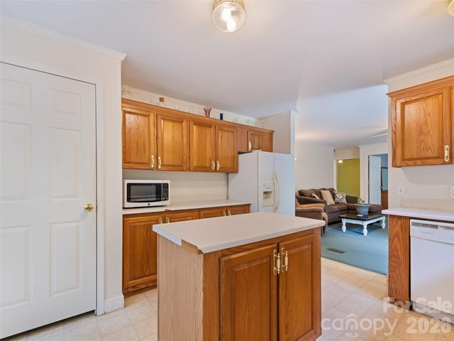 122 Mastiff Hollow Drive, Waynesville, NC 28785