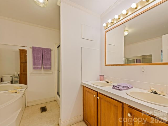 122 Mastiff Hollow Drive, Waynesville, NC 28785