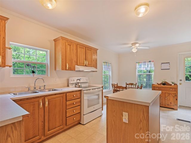 122 Mastiff Hollow Drive, Waynesville, NC 28785