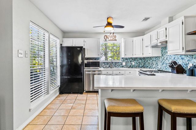 1382 Indian Hill Boulevard, Livingston, TX 77351