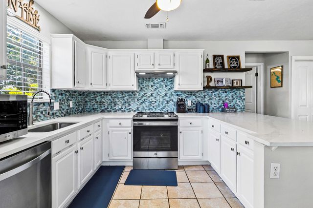 1382 Indian Hill Boulevard, Livingston, TX 77351