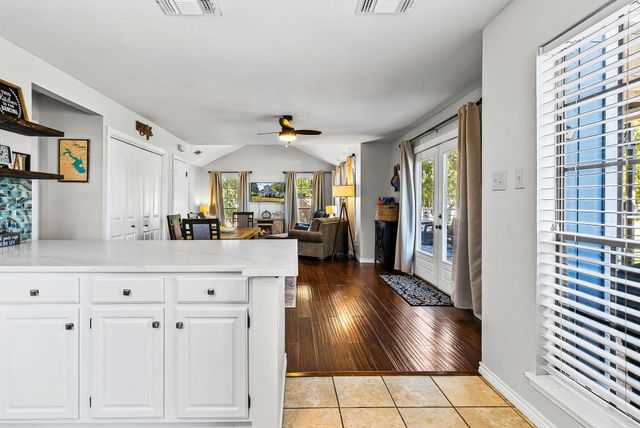 1382 Indian Hill Boulevard, Livingston, TX 77351