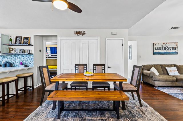 1382 Indian Hill Boulevard, Livingston, TX 77351