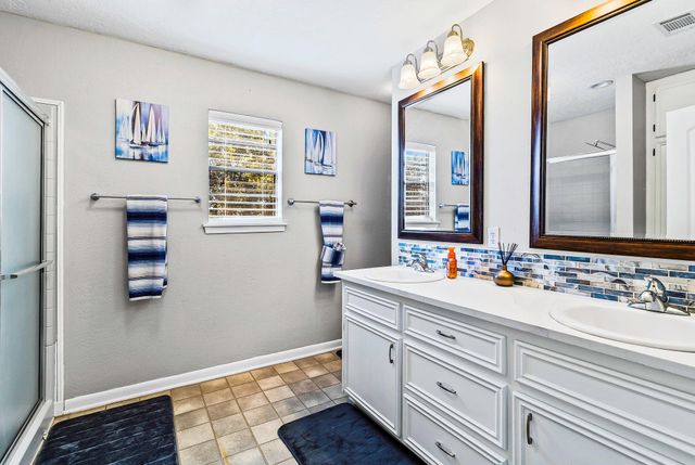 1382 Indian Hill Boulevard, Livingston, TX 77351