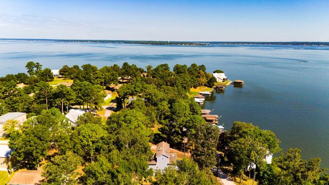 1382 Indian Hill Boulevard, Livingston, TX 77351