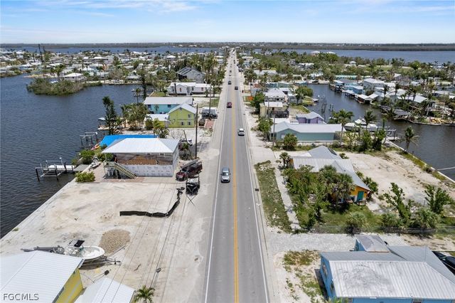 4712 Pine Island RD NW, Matlacha, FL 33993