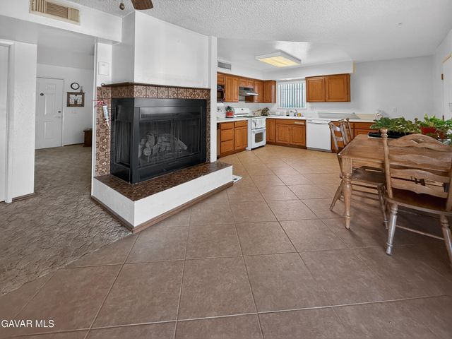 8736 Bay Avenue, California City, CA 93505