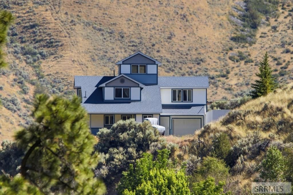 Image 2 of property listing at 101 Lake Creek Road, Salmon, ID 83467