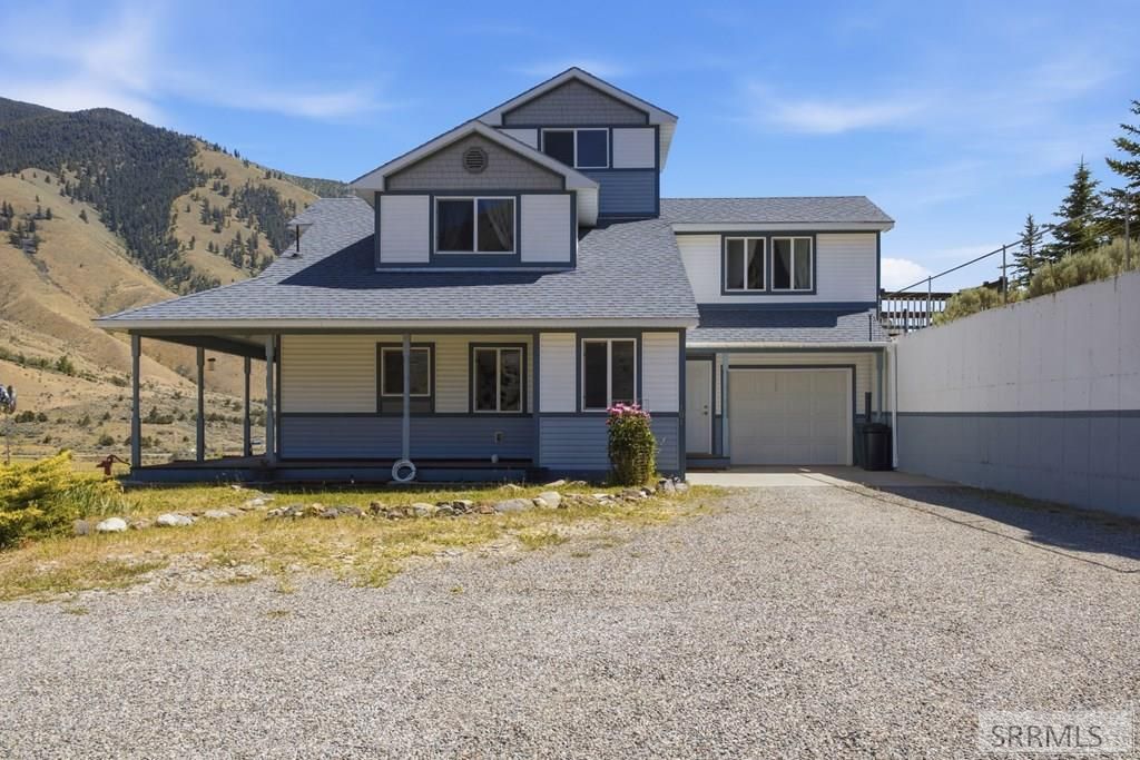 Image 3 of property listing at 101 Lake Creek Road, Salmon, ID 83467