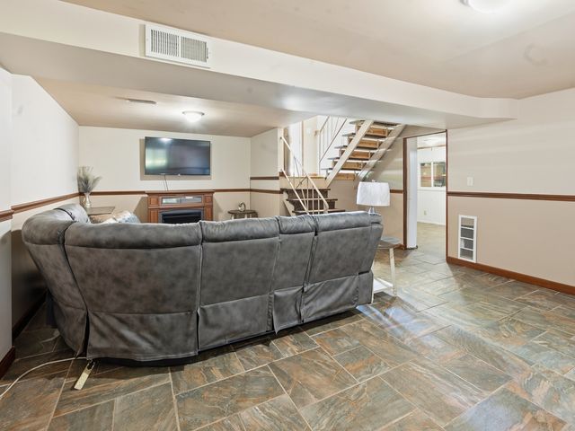2711 CADDY Lane, Joliet, IL 60435