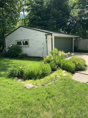 2417 N Circle Drive, Ann Arbor, MI 48103