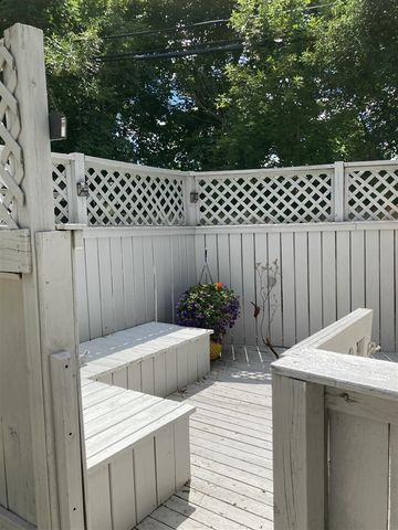2417 N Circle Drive, Ann Arbor, MI 48103