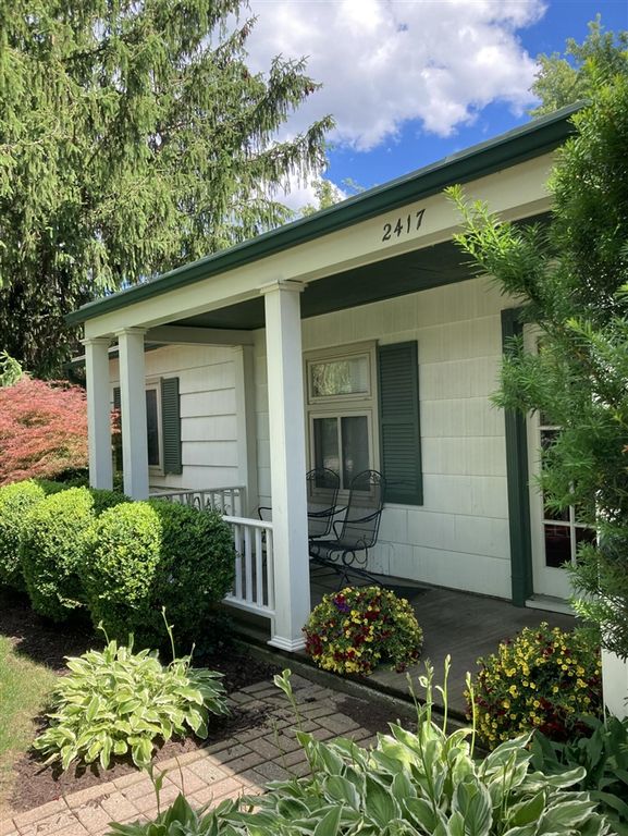 2417 N Circle Drive, Ann Arbor, MI 48103
