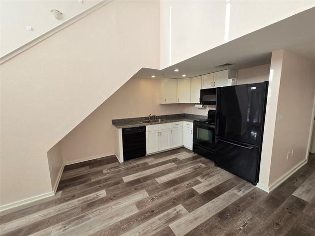 5111 Manett Street 207, Dallas, TX 75206