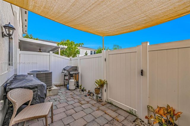 730 SW 12th St, Florida City, FL 33034