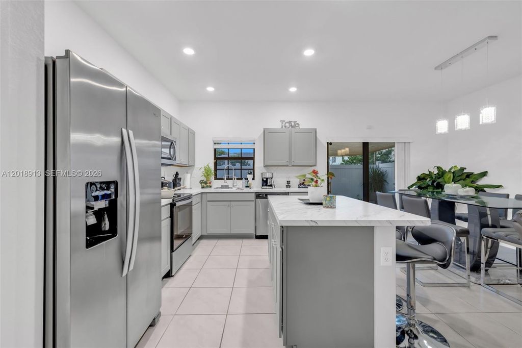 730 SW 12th St, Florida City, FL 33034