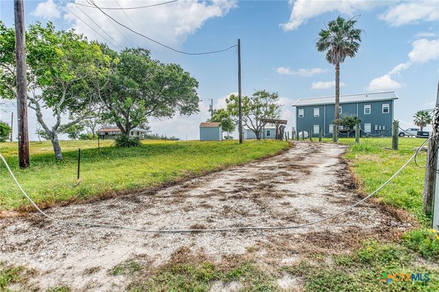 1707 N Ocean Drive, Port Lavaca, TX 77979